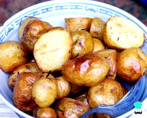 Quantas calorias em 100 G Batatas Brancas (com Casca, no Forno)?