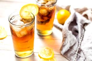 Quantas calorias em 100 G Chá Gelado Long Island?