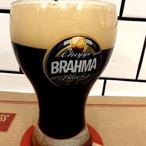 Quantas calorias em 100 g Chopp Black?