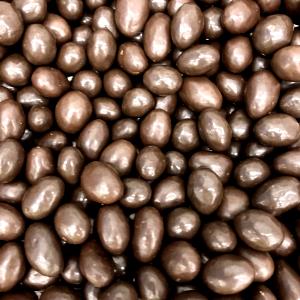 Quantas calorias em 100 g Drageados de Amêndoas com Chocolate Amargo?