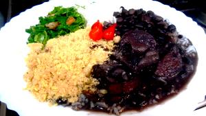 Quantas calorias em 100 G Feijoada?