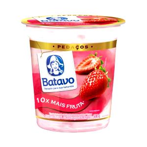 Quantas calorias em 100 g Iogurte com Pedaços de Morango?