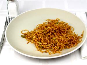 Quantas calorias em 100 G Lo Mein sem Carne?