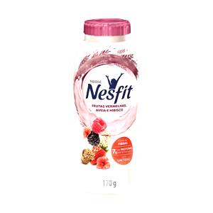 Quantas calorias em 100 g Nesfit Frutas Vermelhas, Aveia e Hibisco?