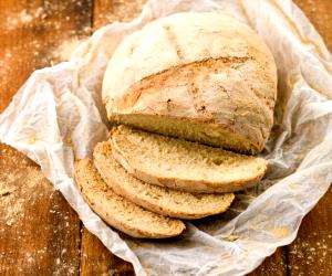 Quantas calorias em 100 G Pão Saloio?