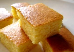 Quantas calorias em 100 G Recheio de Cornbread?