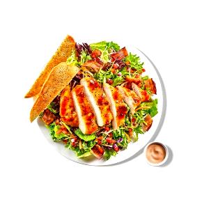 Quantas calorias em 100 g Salada Frango Ranch Barbecue?