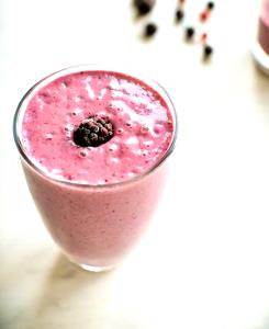 Quantas calorias em 100 G Smoothie De Frutos Vermelhos?