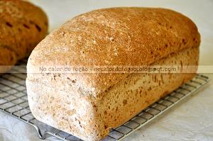 Quantas calorias em 15cm (103 g) Pão Aveia e Mel?