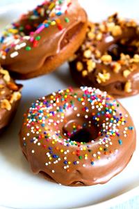 Quantas calorias em 2 1/2 unidades (40 g) Mini Donut com Nutella?