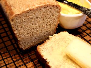 Quantas calorias em 2 fatias (50 g) Pão Lev Semi-Integral?