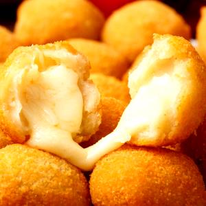 Quantas calorias em 2 unidades (40 g) Bolinha de Queijo?