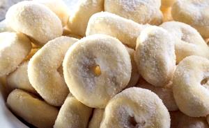 Quantas calorias em 2 unidades (50 g) Rosquinha de Pinga?