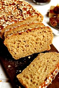 Quantas calorias em 3 fatias (50 g) Pão de Aveia Light?