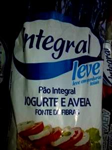 Quantas calorias em 3 fatias (50 g) Pão Integral Light Iogurte e Aveia?