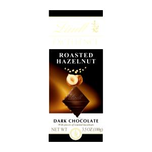 Quantas calorias em 3 pedaços (30 g) Roasted Hazelnut Dark Chocolate?