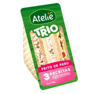 Quantas calorias em 3 sanduíches (210 g) Trio Peito de Peru?