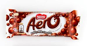 Quantas calorias em 5 gomos (25 g) Chocolate Aero?