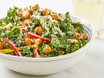 Kale Caesar de grão de bico crocante Recipe